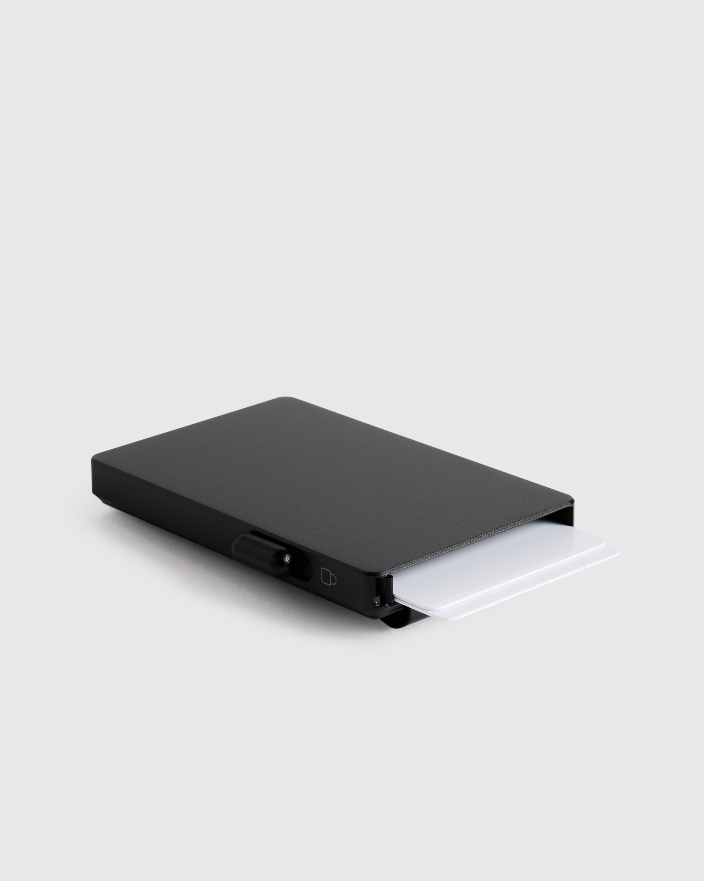 Titanium RFID Card Holder - thumbnail 6