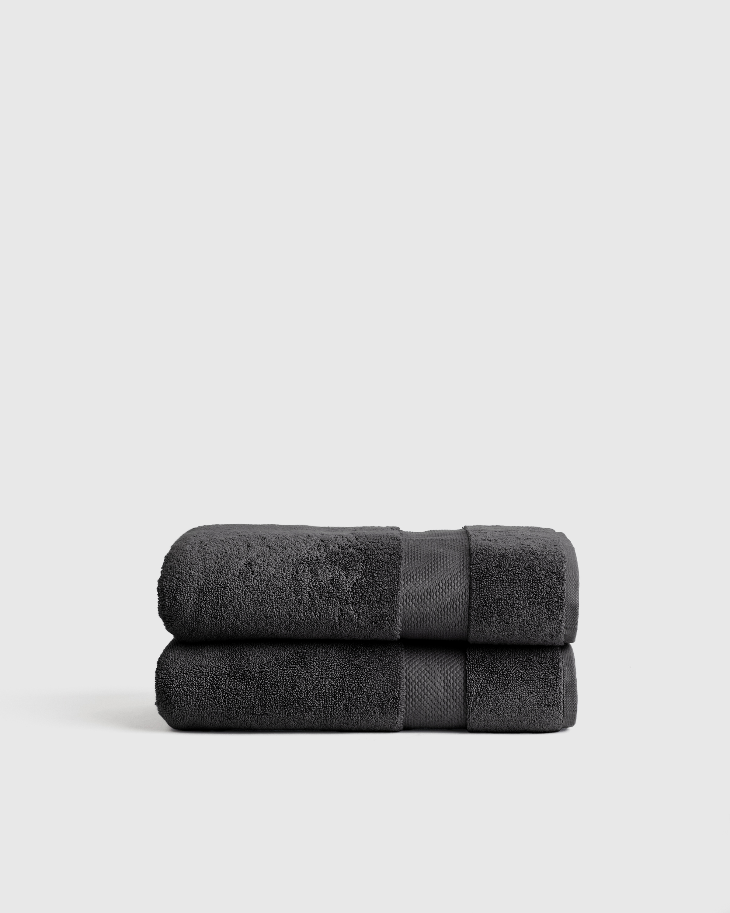 Quince Ultra Plush Bath Towel In Charcoal