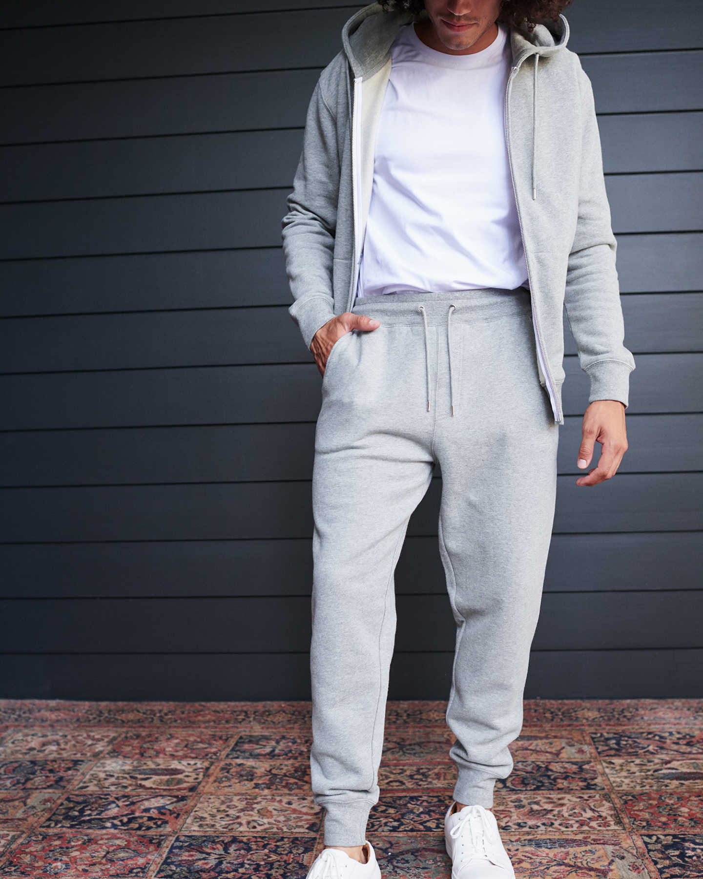 Man wearing 100% organic cotton heavyweight sweatpants in grey