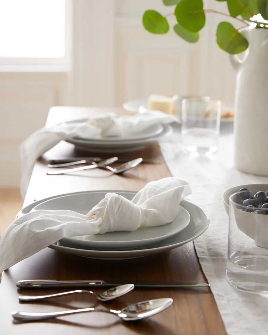 TableSetWhite 210