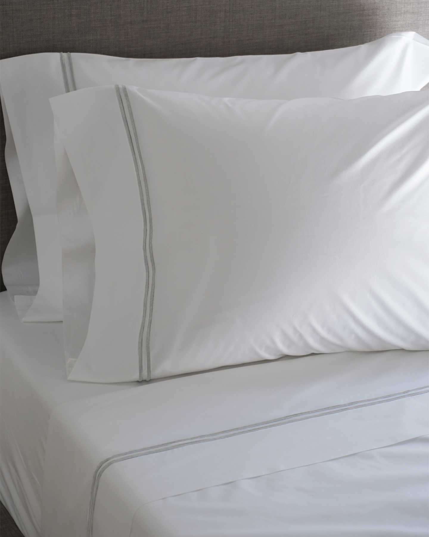 Luxe Italian Cotton Hotel Sheet Set - Light Grey - 1 - Thumbnail