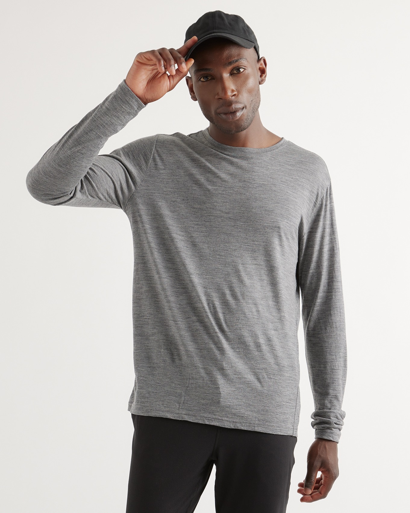 Quince Men's 100% Merino Wool All-season Long Sleeve Base Layer T-shirt In Heather Grey