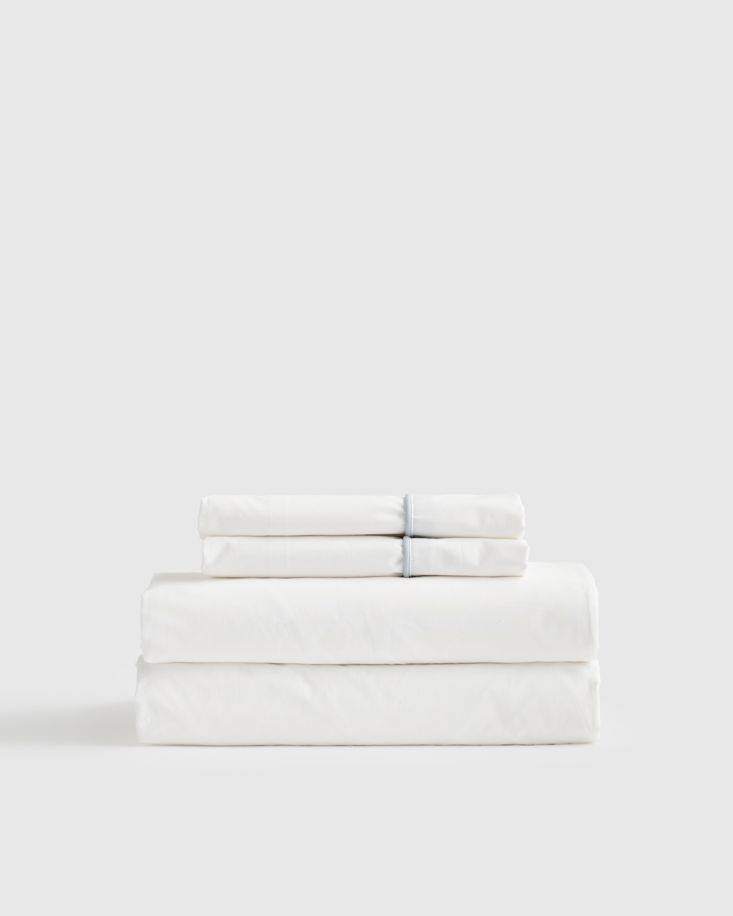 Shop Quince Classic Organic Percale Piped Sheet Set In White/light Blue