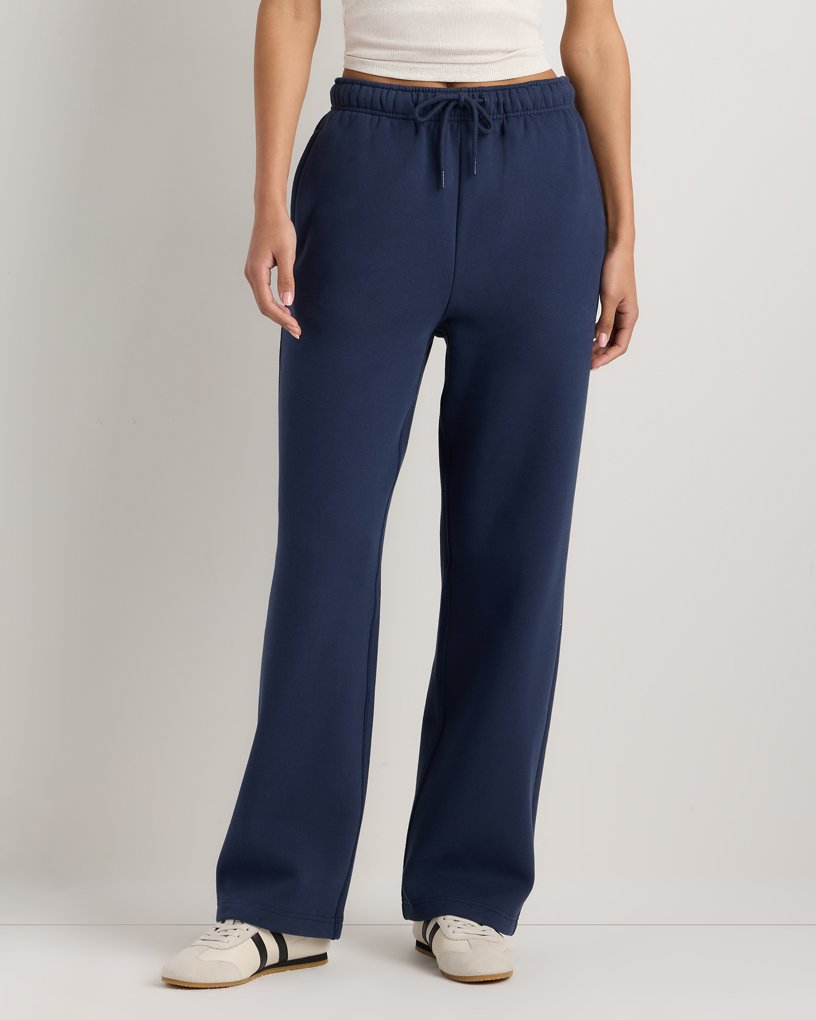 Everyday Fleece Straight Leg Sweatpants in Washed Deep Navy