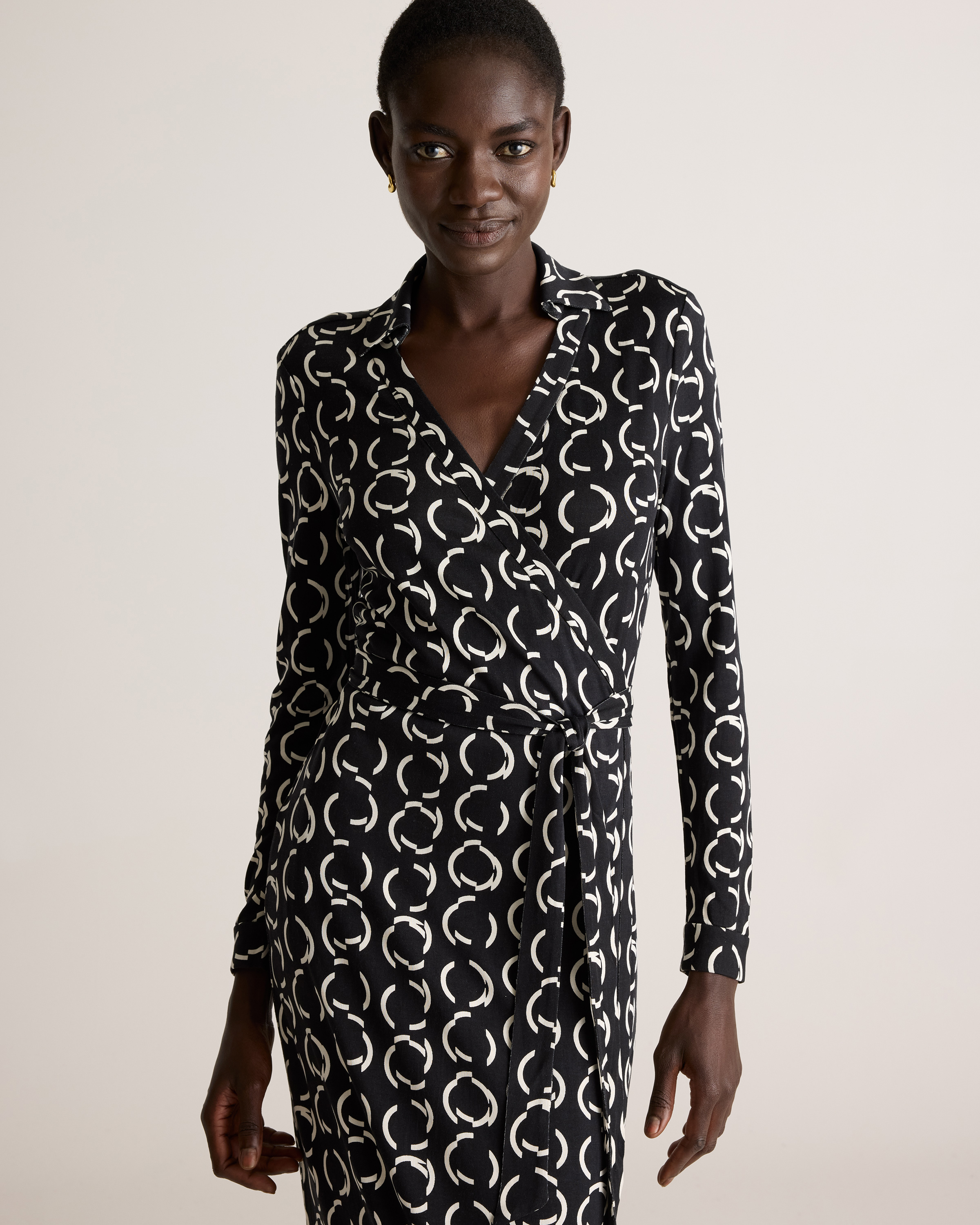 quince wrap dress Tencel Jersey Midi The dress features a rounded collar and a modern midi length 100% Silk Jersey Mini Wrap