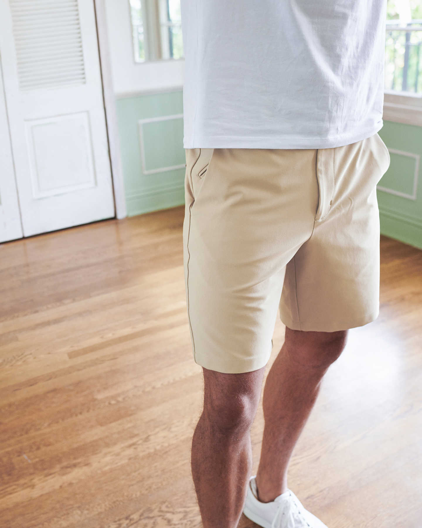 Recycled Performance Hybrid Short - Light Khaki