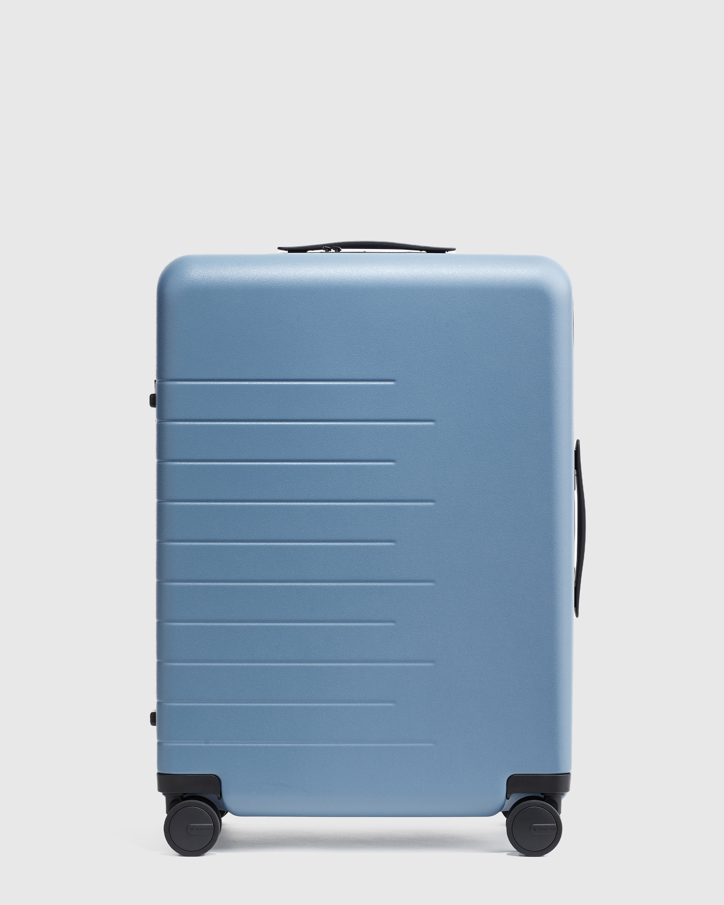 Quince Check-in Hard Shell Suitcase 24" In Blue