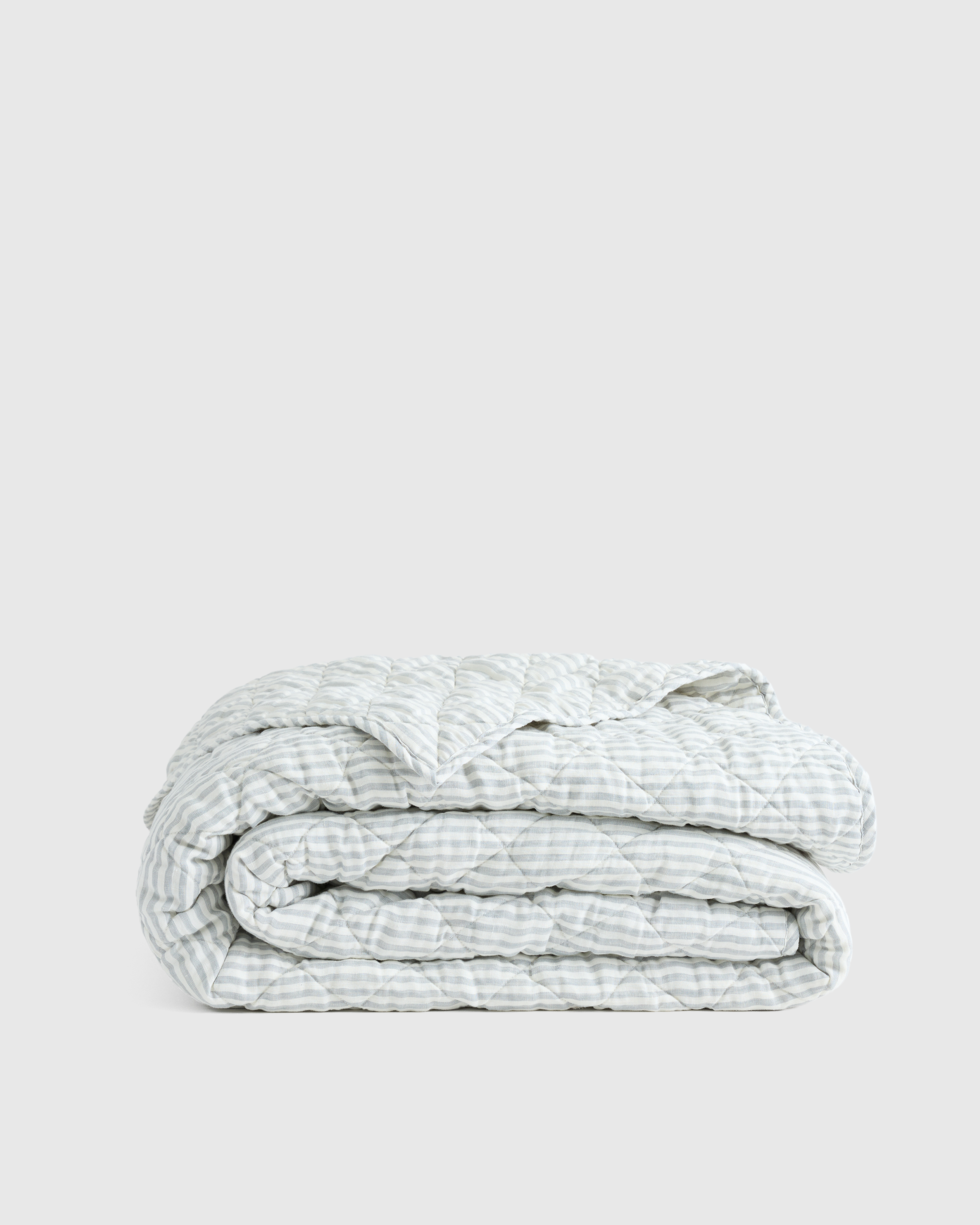 European Linen Stripe Quilt (Color: Natural/White Stripe Size:Full/Queen)