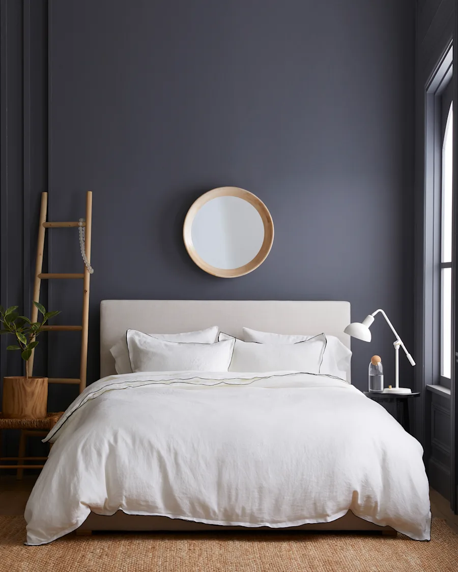 EuroLinenDoubleEmbroideredDuvet WhiteBlack 459