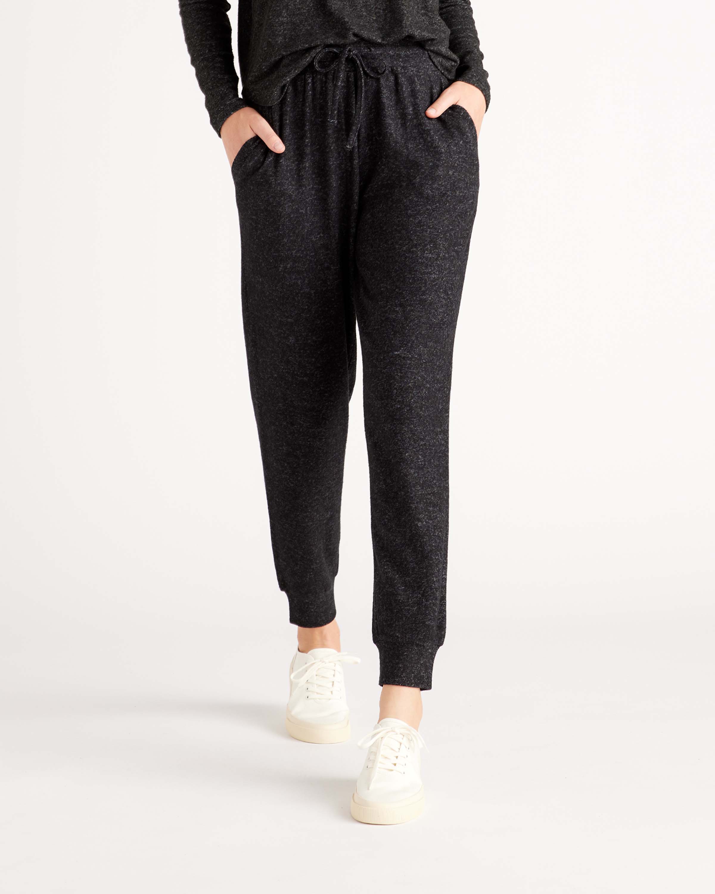 Quince, Pants & Jumpsuits, Quince Supersoft Fleece Joggers In Black