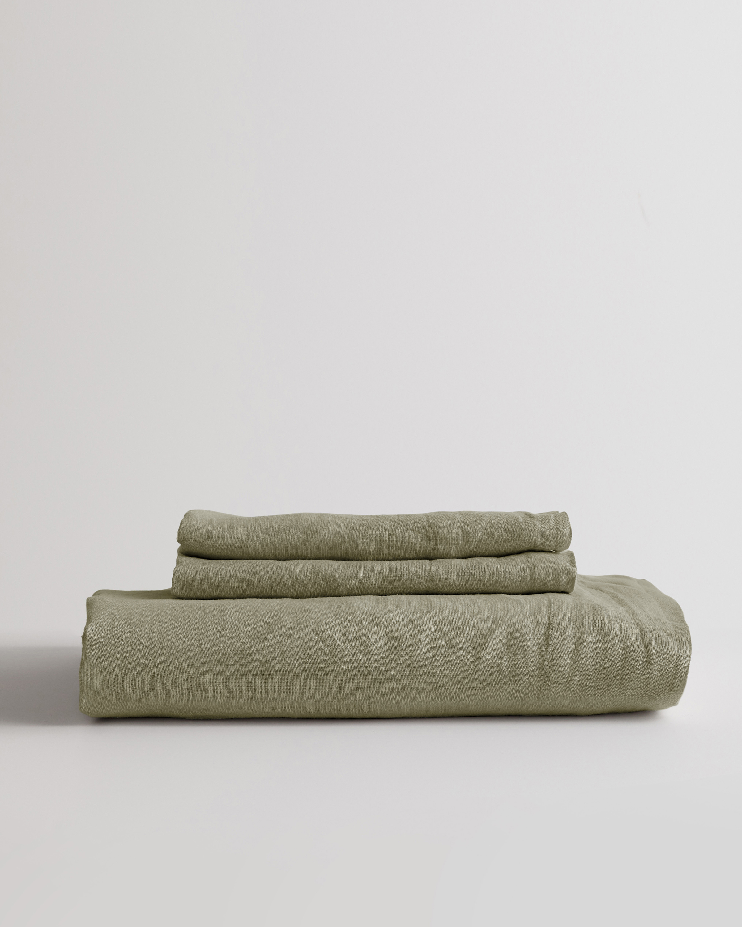 Linen Fitted King Sheet Set in Moss