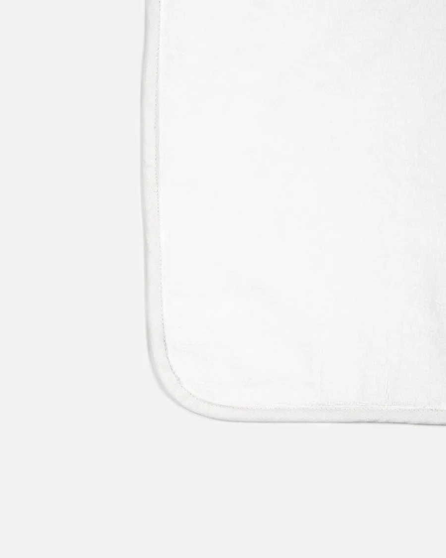 white towel v3