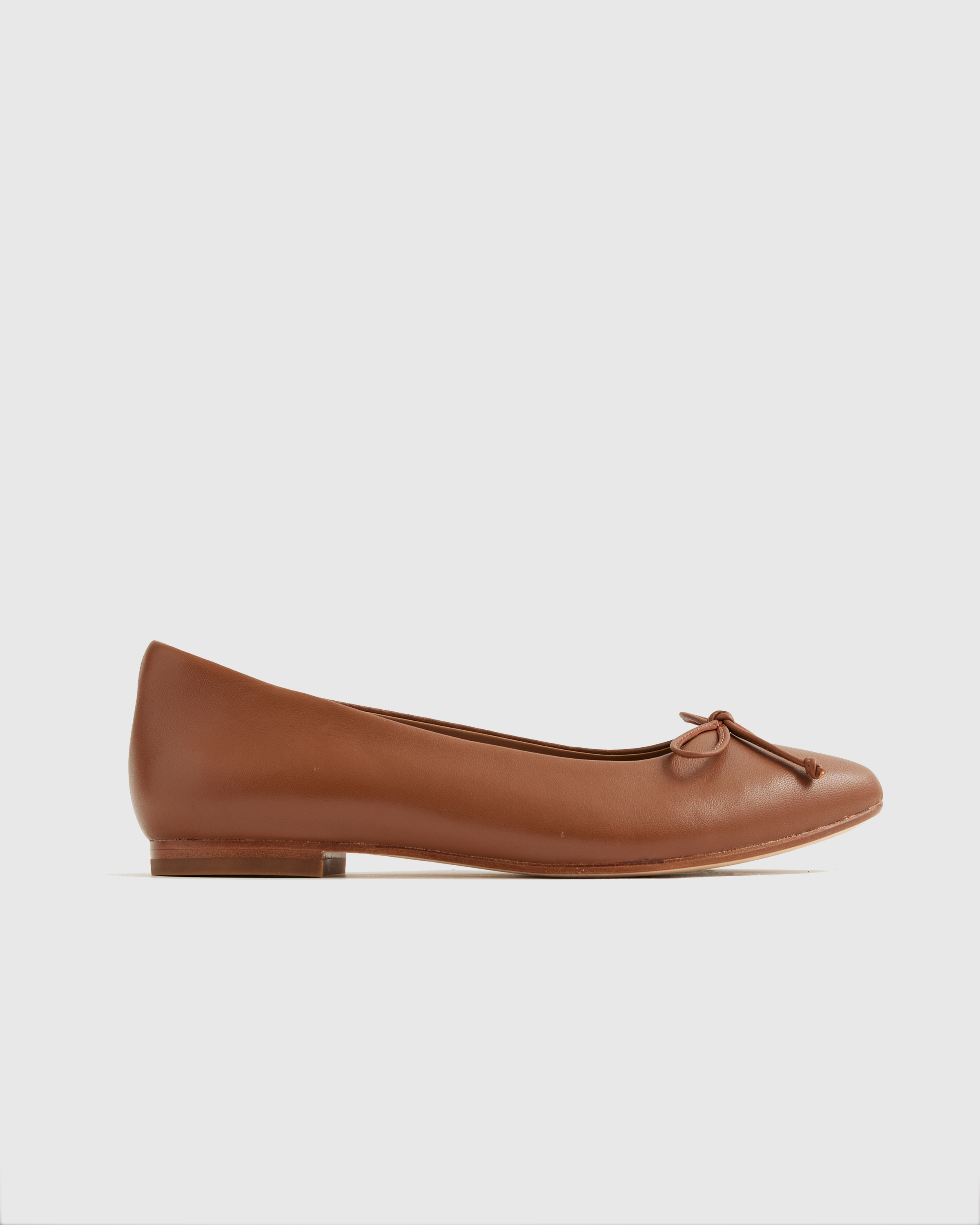 Quince Women's Italian Leather Pointed Bow Flat In Cognac