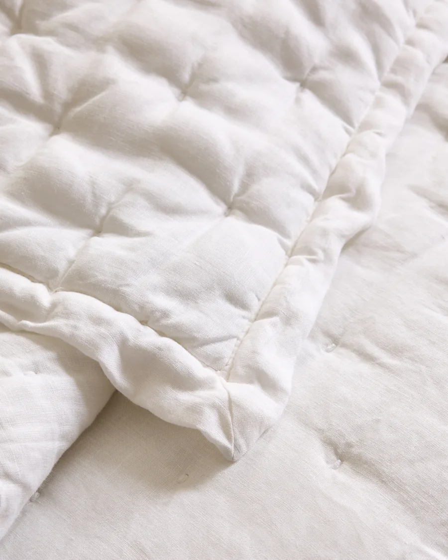 European Linen Dream Quilt 3643