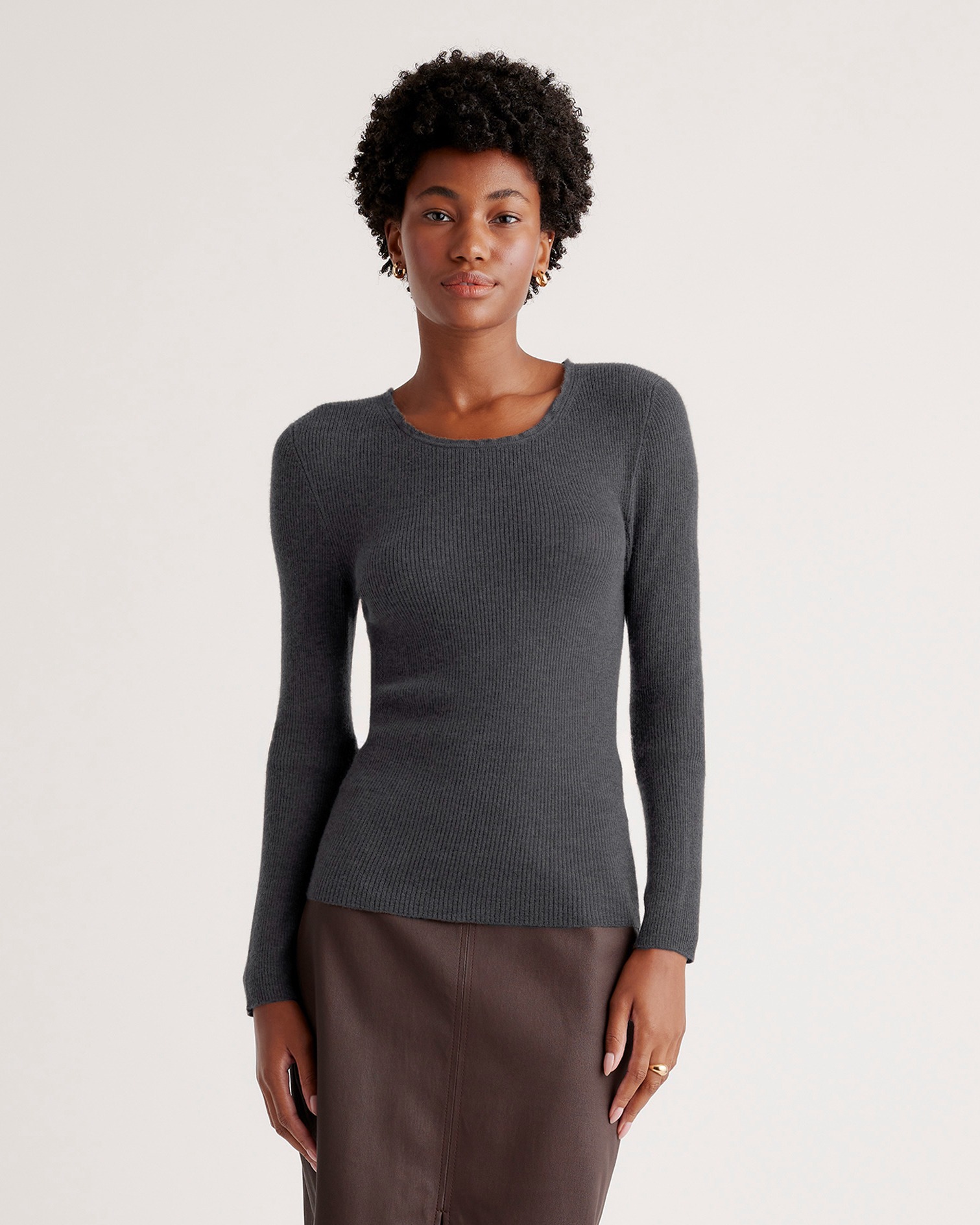 Featherweight Cashmere Ribbed Crewneck Sweater in Charcoal