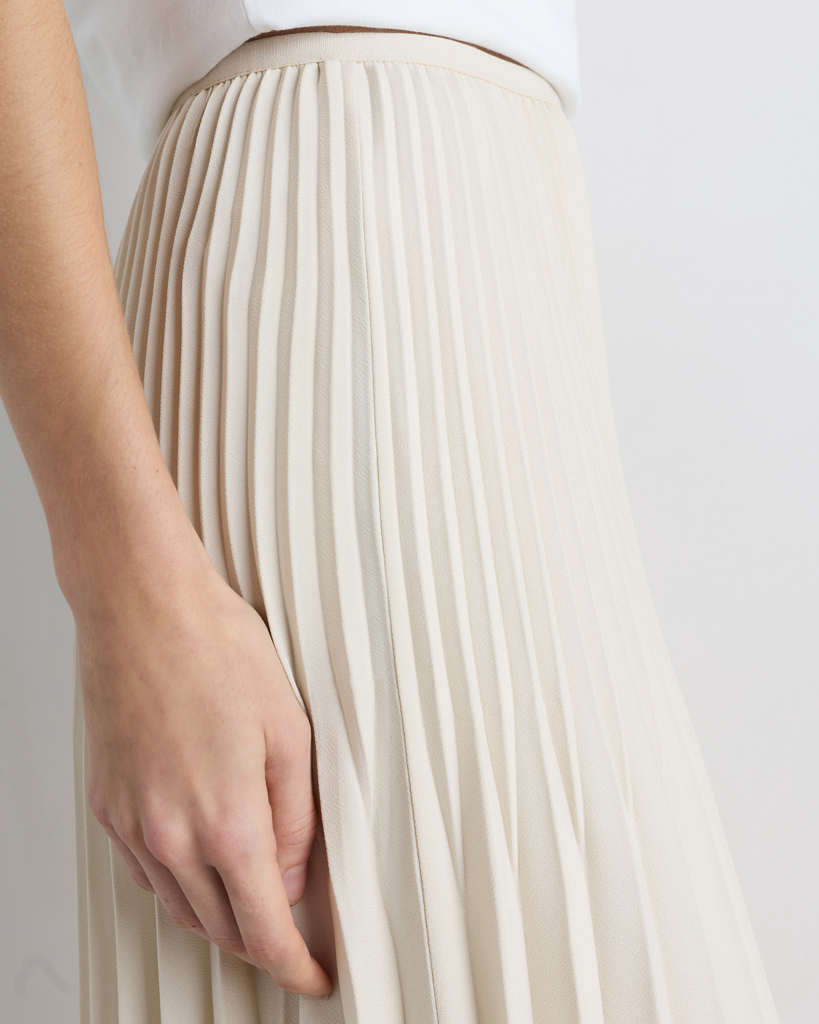 Pleated Matte Midi Skirt 3