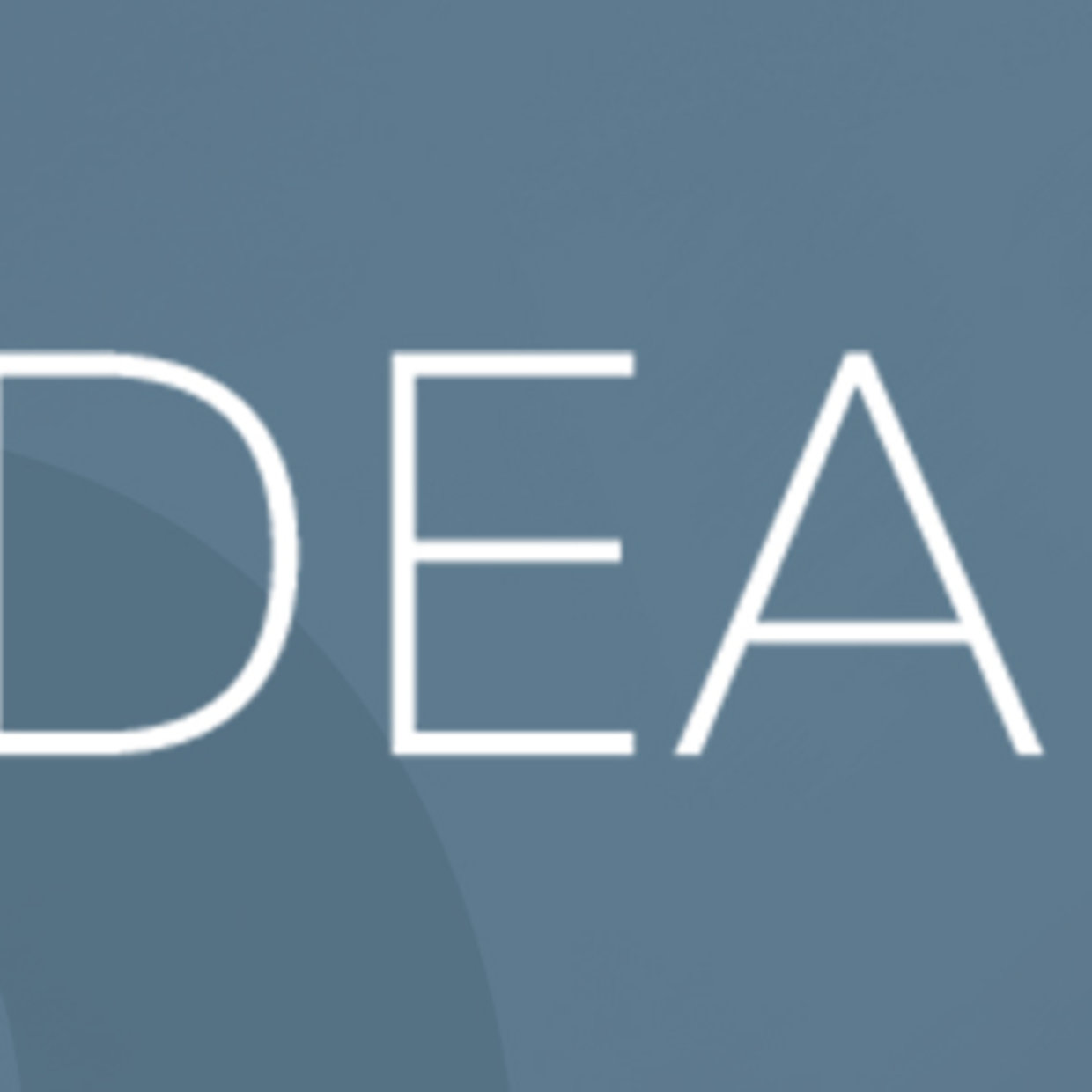 Text 'APP DEALS', sowie 'heine APP' in einem dunkelblauen Kreis daneben. Der Hintergrund ist in Blautönen gehalten, mit transparenten Prozentzeichen und einer Hand, die ein Smartphone hält, auf dem ebenfalls 'APP DEALS' angezeigt wird.