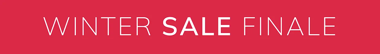 Eine Werbeanzeige mit rotem Hintergrund. Mit dem Text WINTER SALE FINALE. Der Hintergrund ist kräftig rot und einfarbig, ohne Muster oder zusätzliche Elemente.