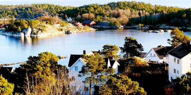 Sørlandsbyene på rekke og rad fra Risør til Flekkefjord