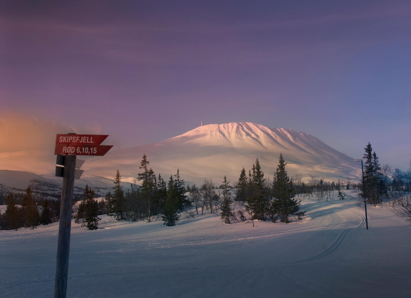 Gaustatoppen - skiferie på taket av Telemark