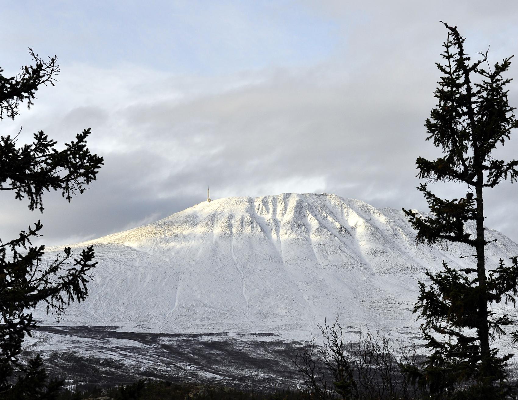 Vakre Gaustatoppen i vinterdrakt, Telemark -\nFoto: Getty Images