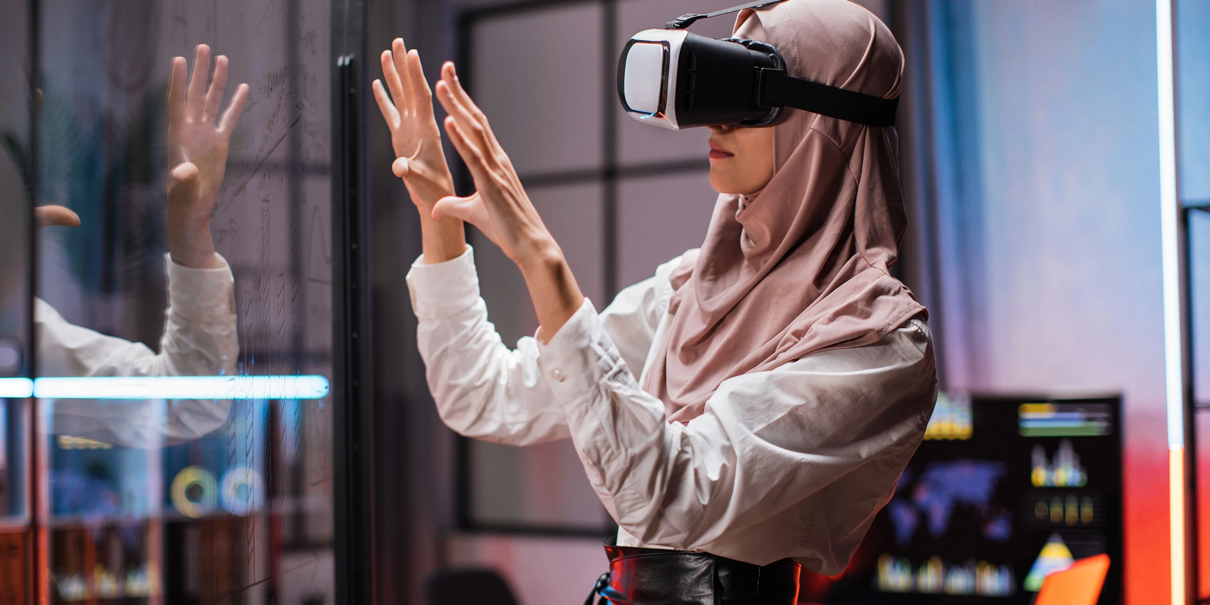 Using Virtual Reality (VR) and Augmented Reality (AR) in Marketing