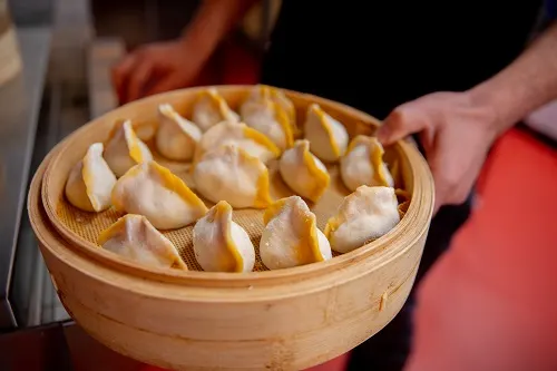 dumplings-in-bamboo-steamer