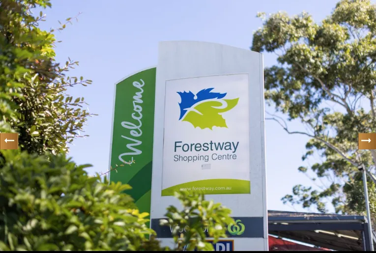 Image-of-Forestway-shopping-centre-signage