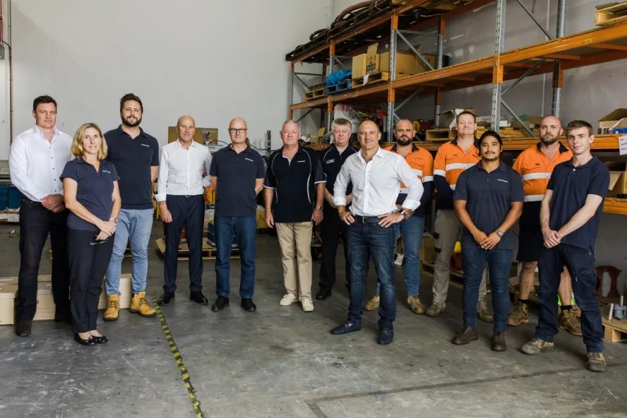 Connec-Operations-team-in-warehouse