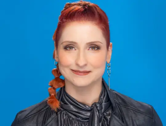 Lesley Carhart