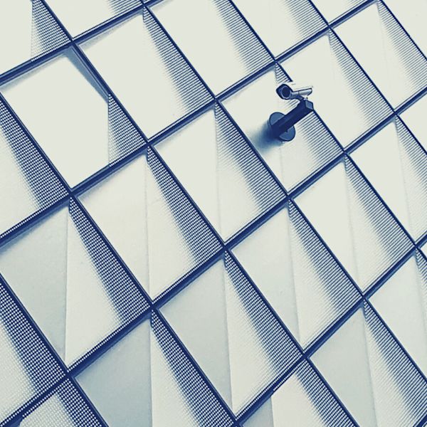 Por que a videdovigilância é essencial para a segurança em cidades inteligentes?