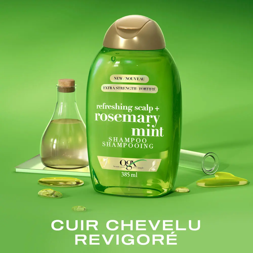 Vue avant du shampooing romarin et menthe OGX® de 385 mL avec éprouvettes