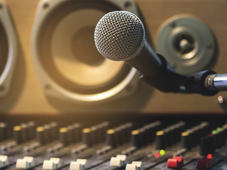 Microphone