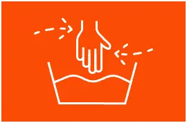 A pictogram showing how to agitate silk clothes in the water