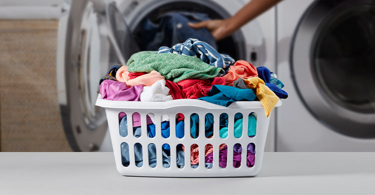 Top Tips For Washing White, Black And Colored Clothes