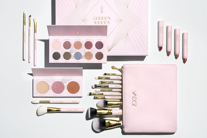 zoeva-zoevacosmetics-screen-queen-collection-brush-set-eyeshadow-palette-highligther-palette-lip-crayons-kit-makeup-brushes