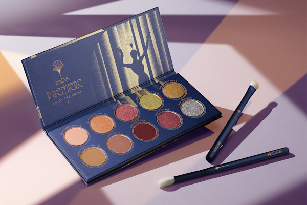 zoeva-zoevacosmetics-premiere-collection-content-eyeshadow-palette-brush