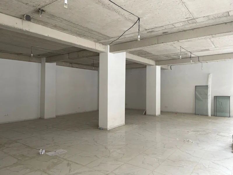 Ofrohet lokal për shitje - Prishtina e Re - Image 1