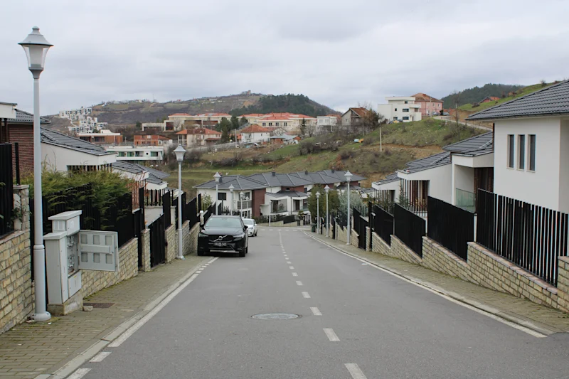 SHITET Shtëpi Moderne 273 m² | në Sofalia Hills - Image 9