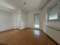 Shtëpi në SHITJE – 600 m² Hapësirë Banimi | 7.3 Ari Truall | Veternik, Lagjja Qendresa - Thumbnail 13