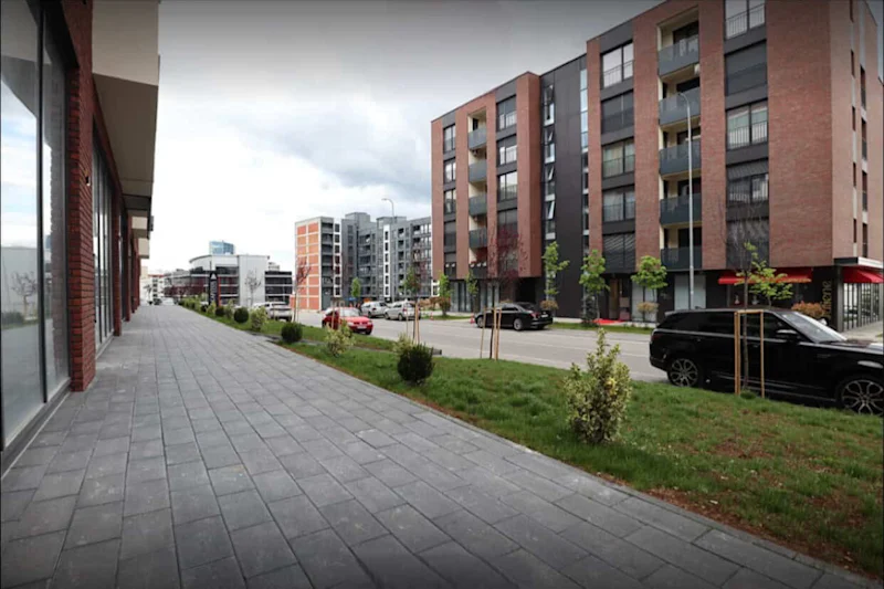 Commercial space for rent in the Dragodan neighborhood, near the new Municipality building. - Image 1