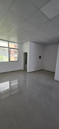 Commercial space for sale – 98.8 m² in Skenderaj, in a highly convenient location near the "Shaban Jashari" elementary school. - Thumbnail 5