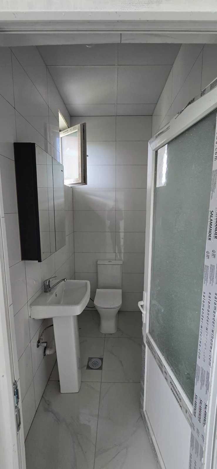 Shitet lokali 100.94 m² në Skenderaj, në një lokacion shumë të favorshëm, pranë shkollës fillore "Shaban Jashari". - Image 6