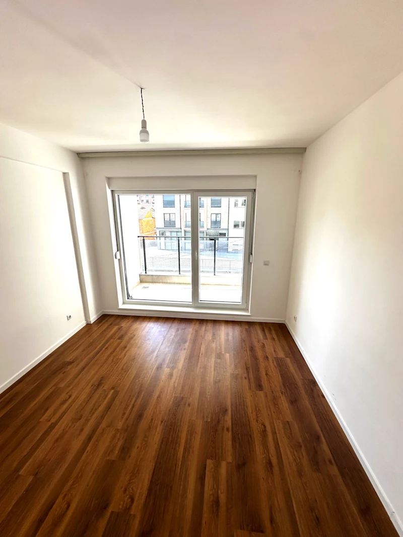 Office for Rent - 68 m² | on Rruga B - Image 2