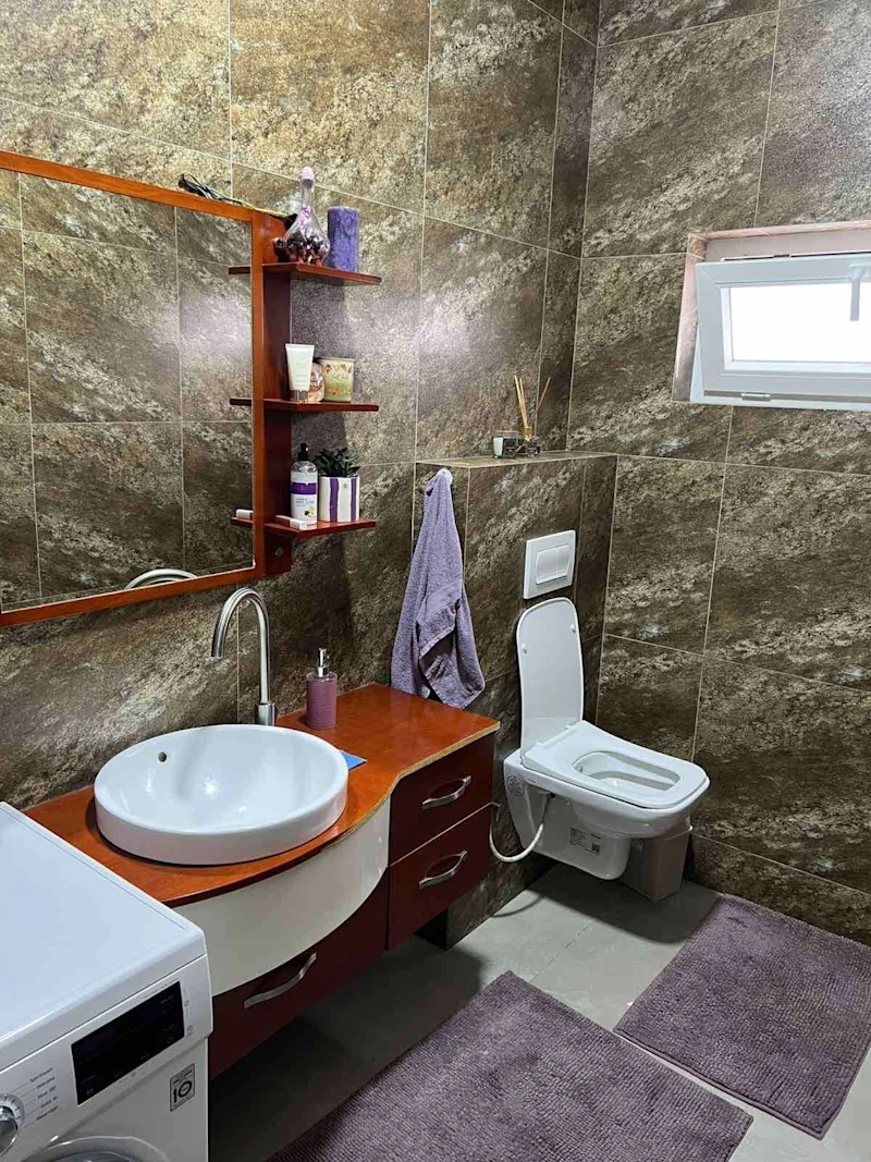 Jetë Premium në Veternik – Shtëpi e Mobiluar 300 m² në SHITJE - Image 9