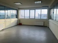 Ofrohet me qira hapësirë afariste – 500 m² (Kati I) & 400 m² (Kati II), Llapllasellë, Magjistralja Prishtinë–Ferizaj. - Thumbnail 4