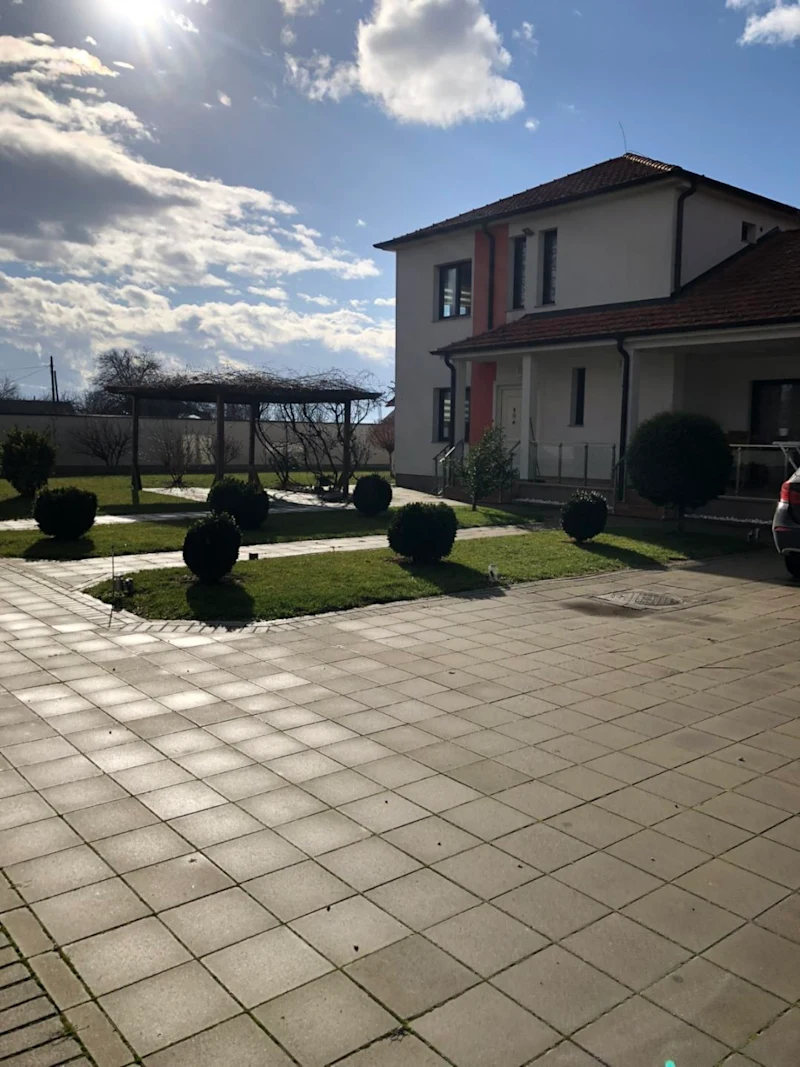 House for Sale – 200 m² in Preoc, on the Prishtina–Ferizaj Main Road. - Image 12