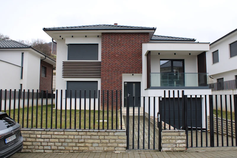 SHITET Shtëpi Moderne 332 m² | në Sofalia Hills - Image 1