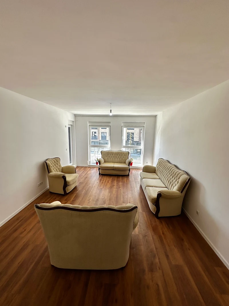 Zyre me QIRA - 68 m²| në Rrugën B - Image 1