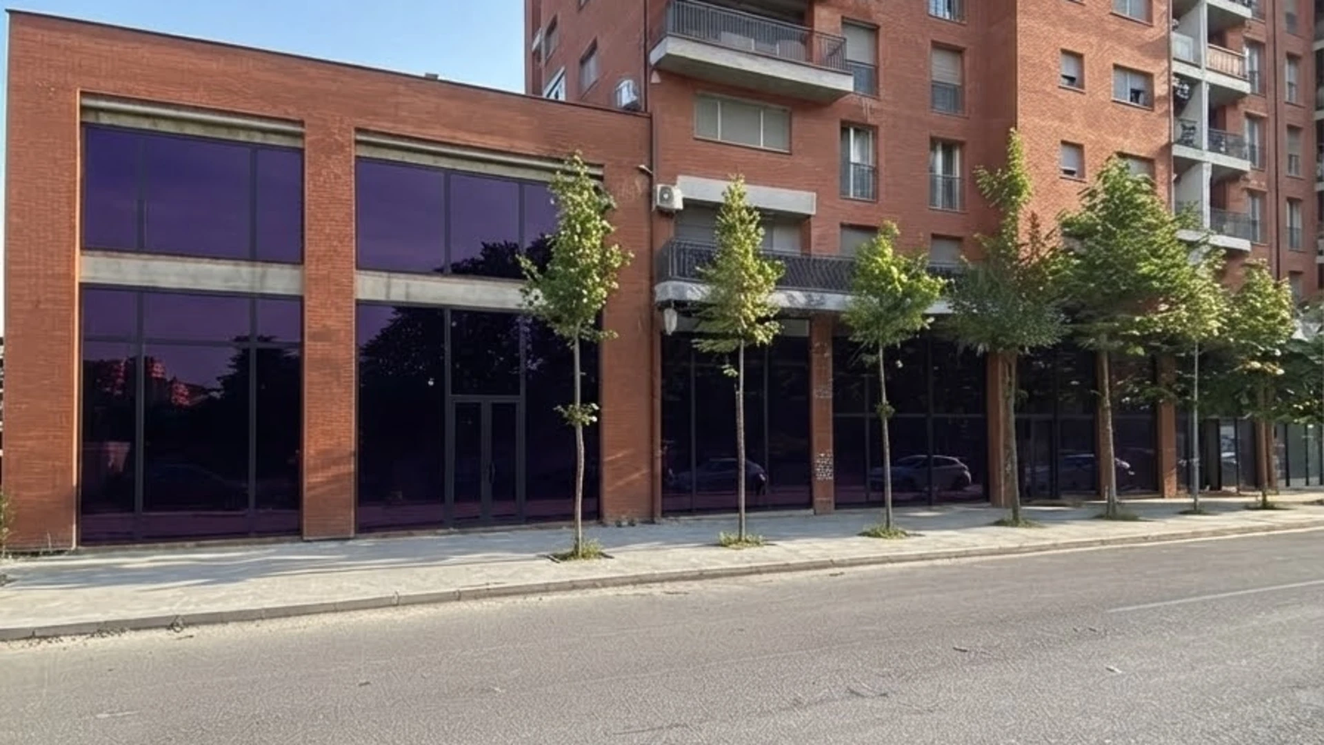 Lokal Afarist me Qira – 830 m² | Kompleksi Blerti 2, Kalabri, Prishtinë - Image 1